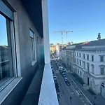 Appartement Urban Jungle 3 - Porta Nuova Milaan